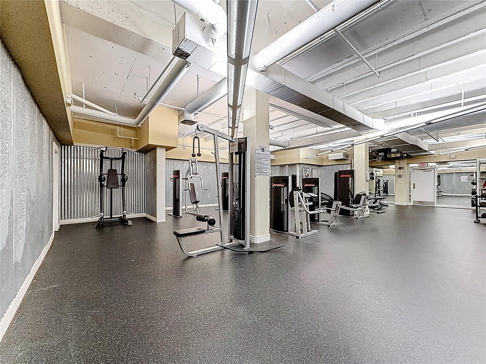 METROPOLITAN/LK EOLA - Residential