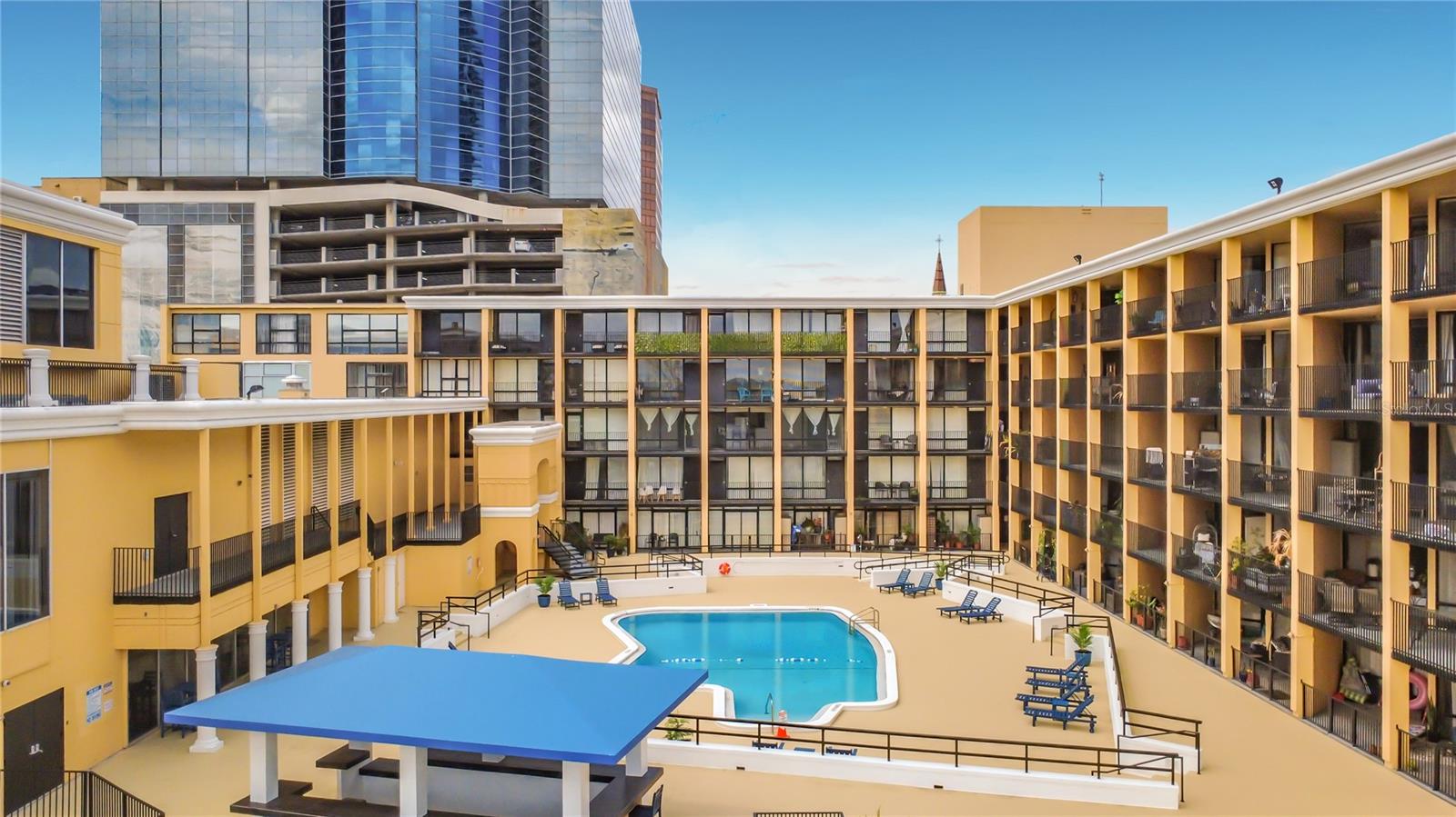 METROPOLITAN/LK EOLA - Residential