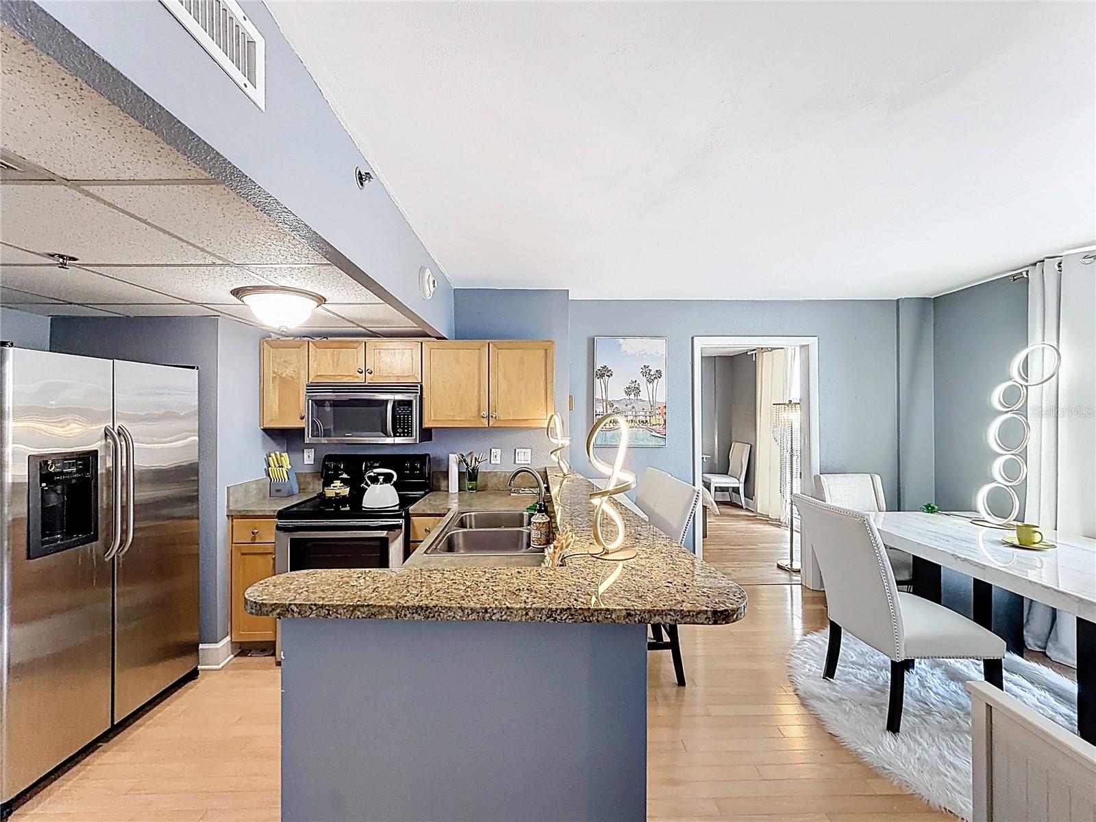 METROPOLITAN/LK EOLA - Residential