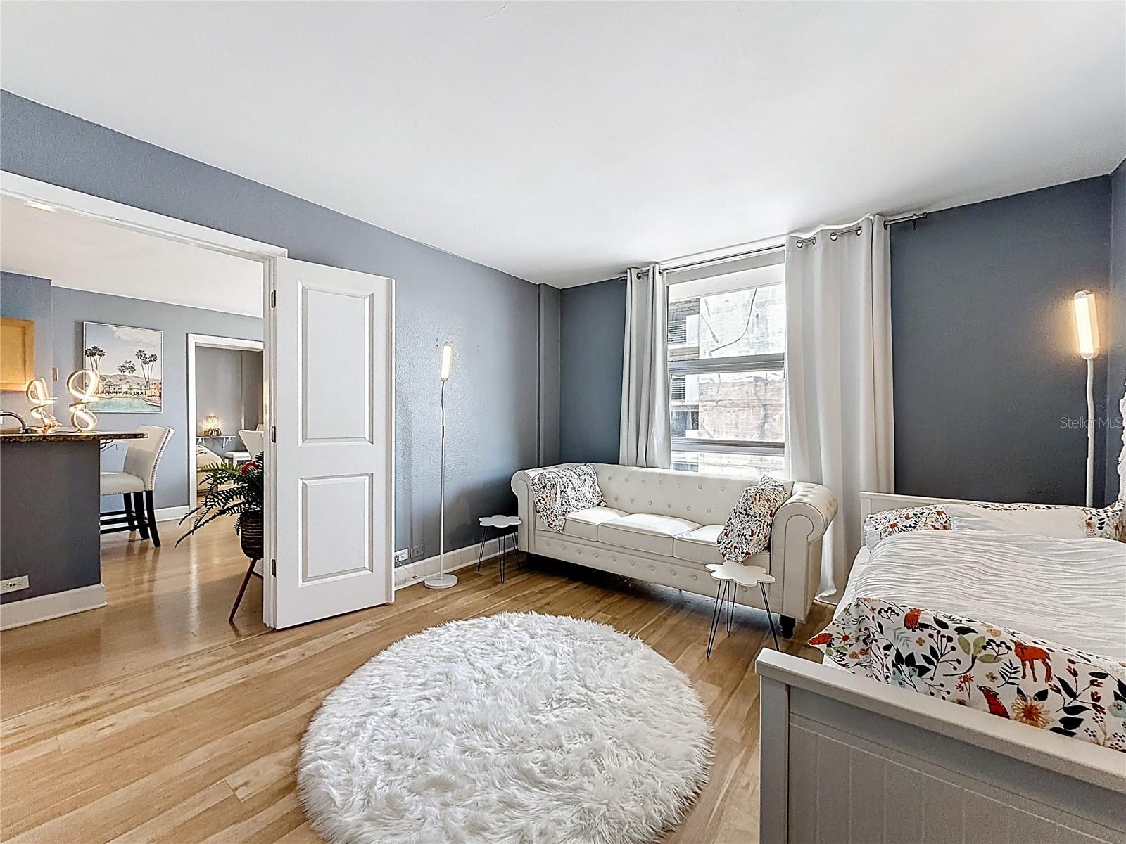 METROPOLITAN/LK EOLA - Residential