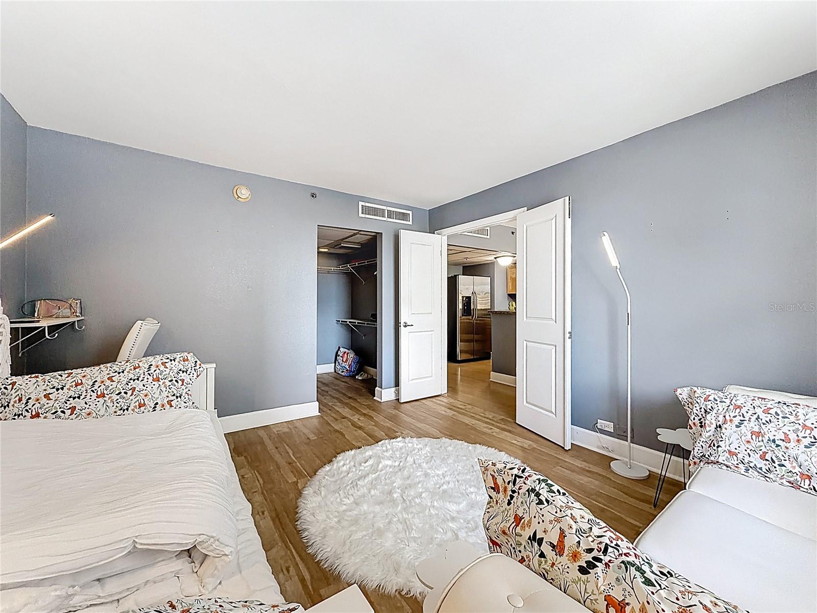 METROPOLITAN/LK EOLA - Residential