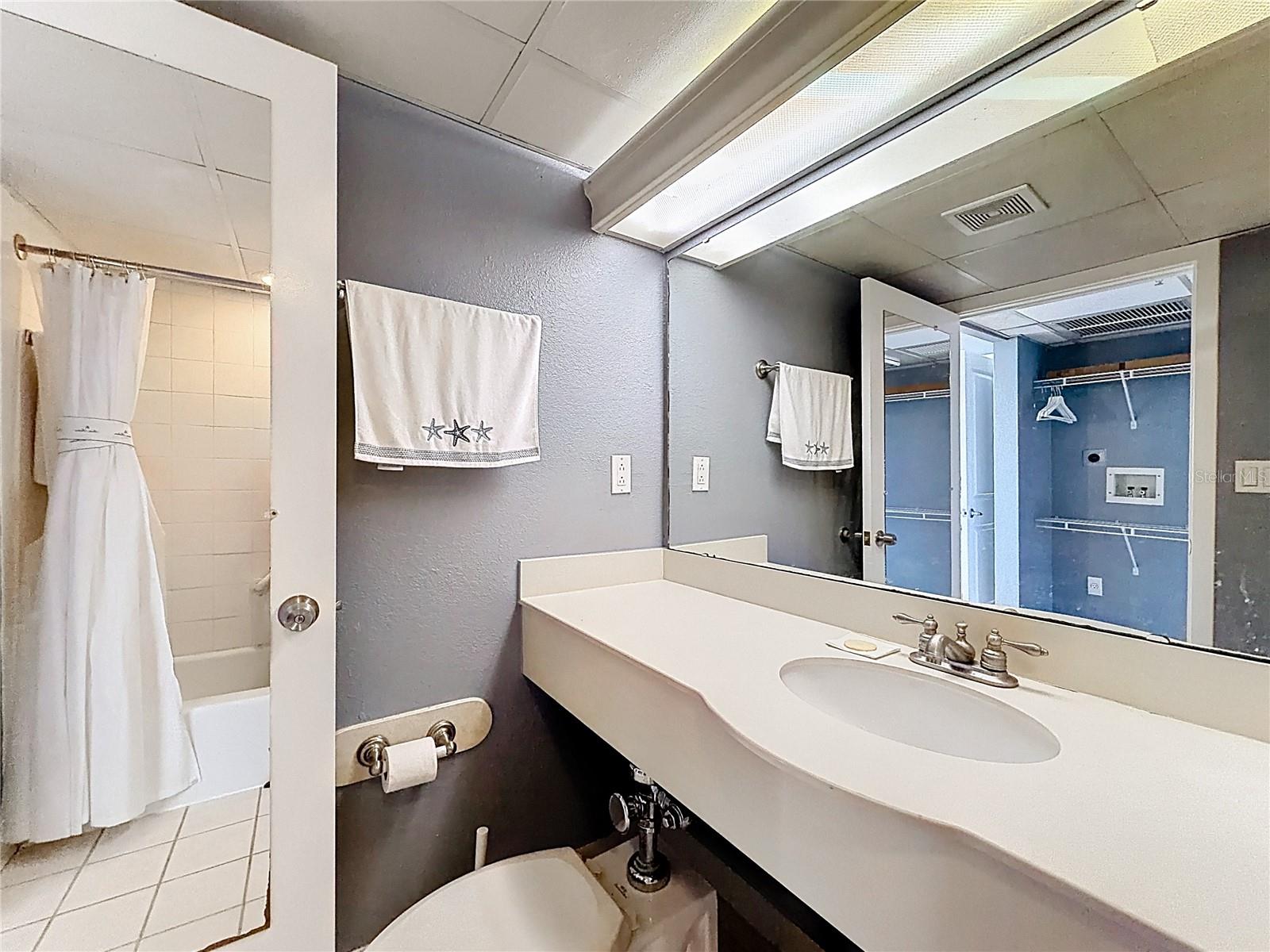 METROPOLITAN/LK EOLA - Residential