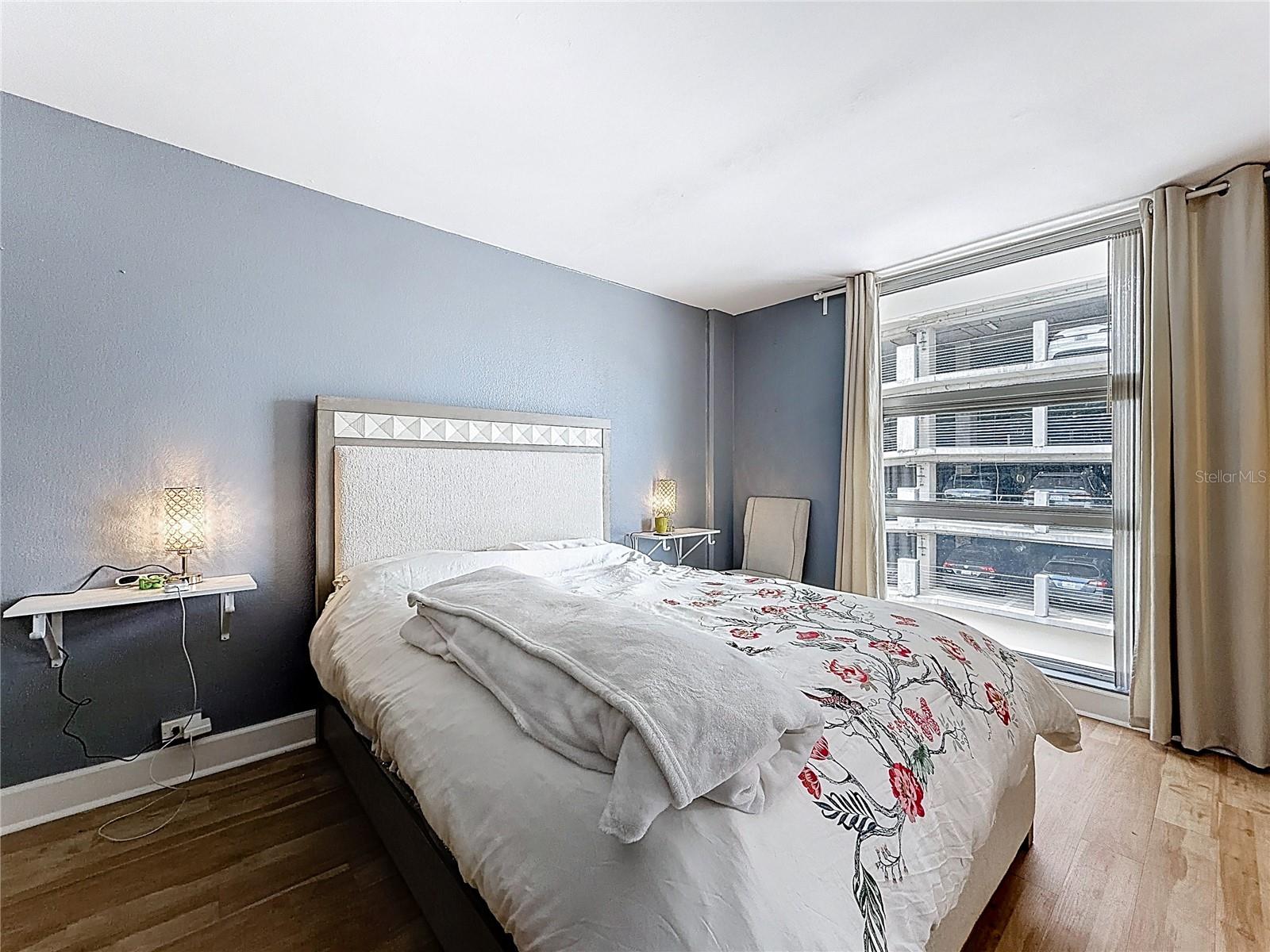 METROPOLITAN/LK EOLA - Residential