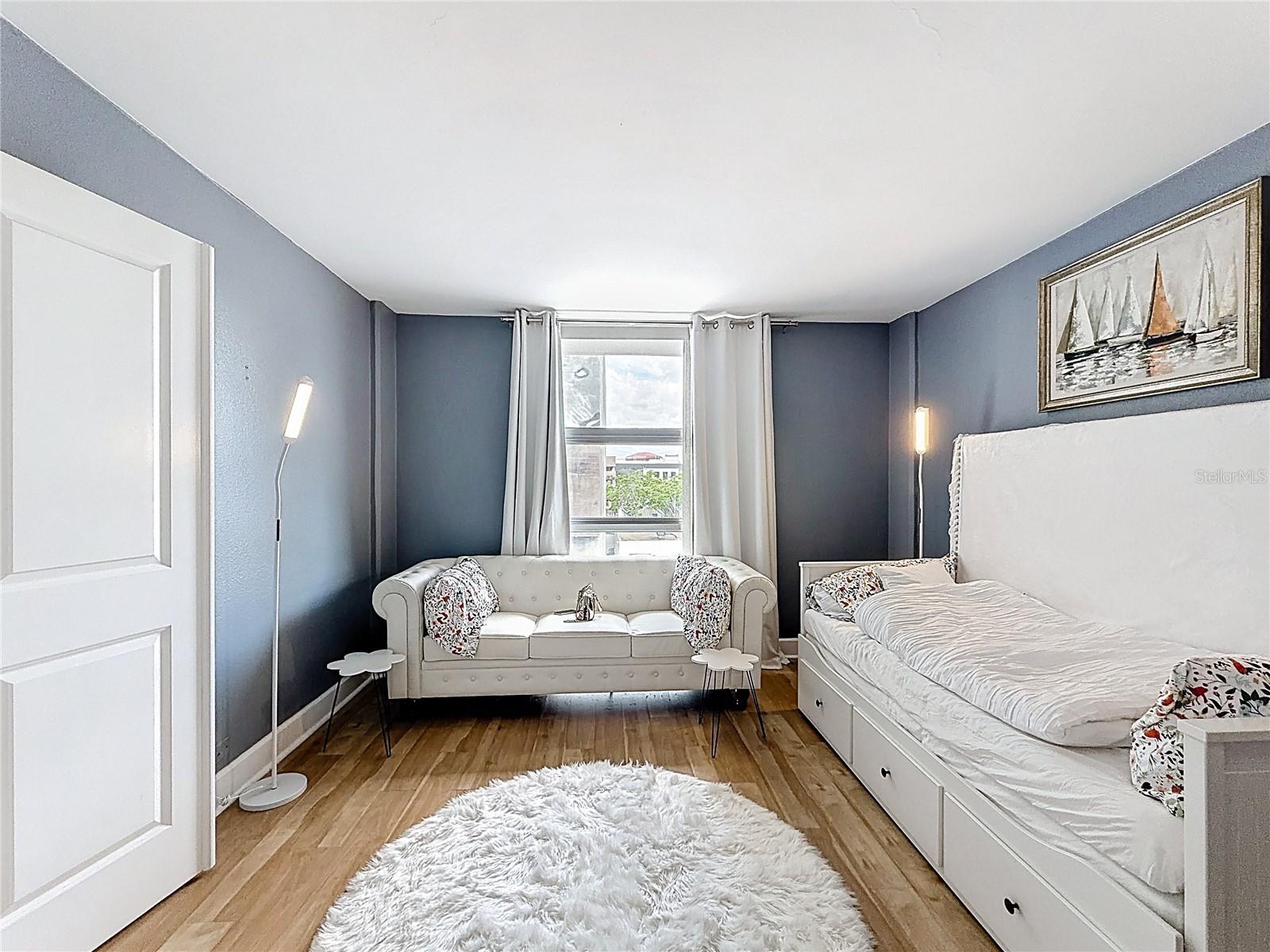 METROPOLITAN/LK EOLA - Residential