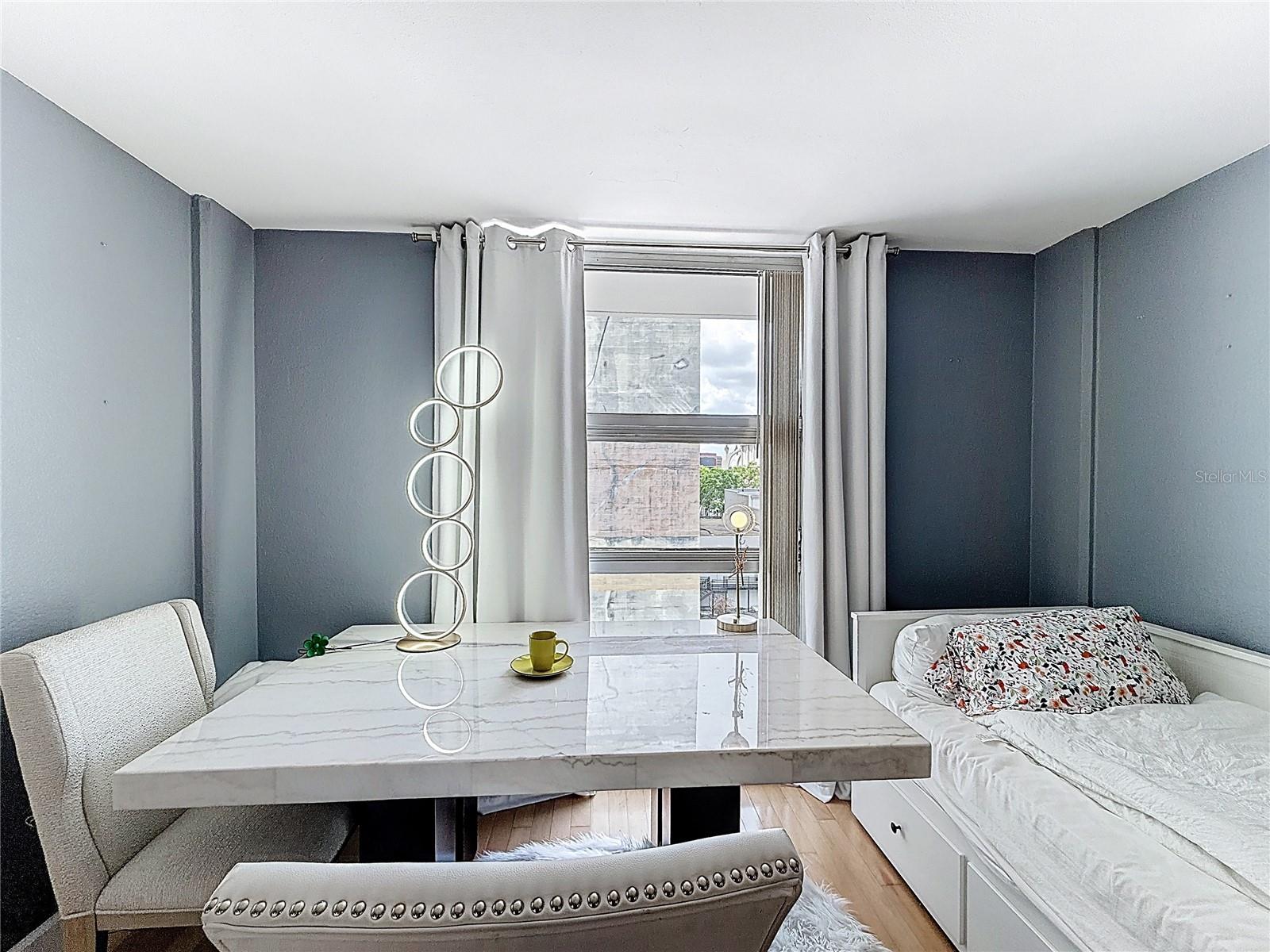 METROPOLITAN/LK EOLA - Residential