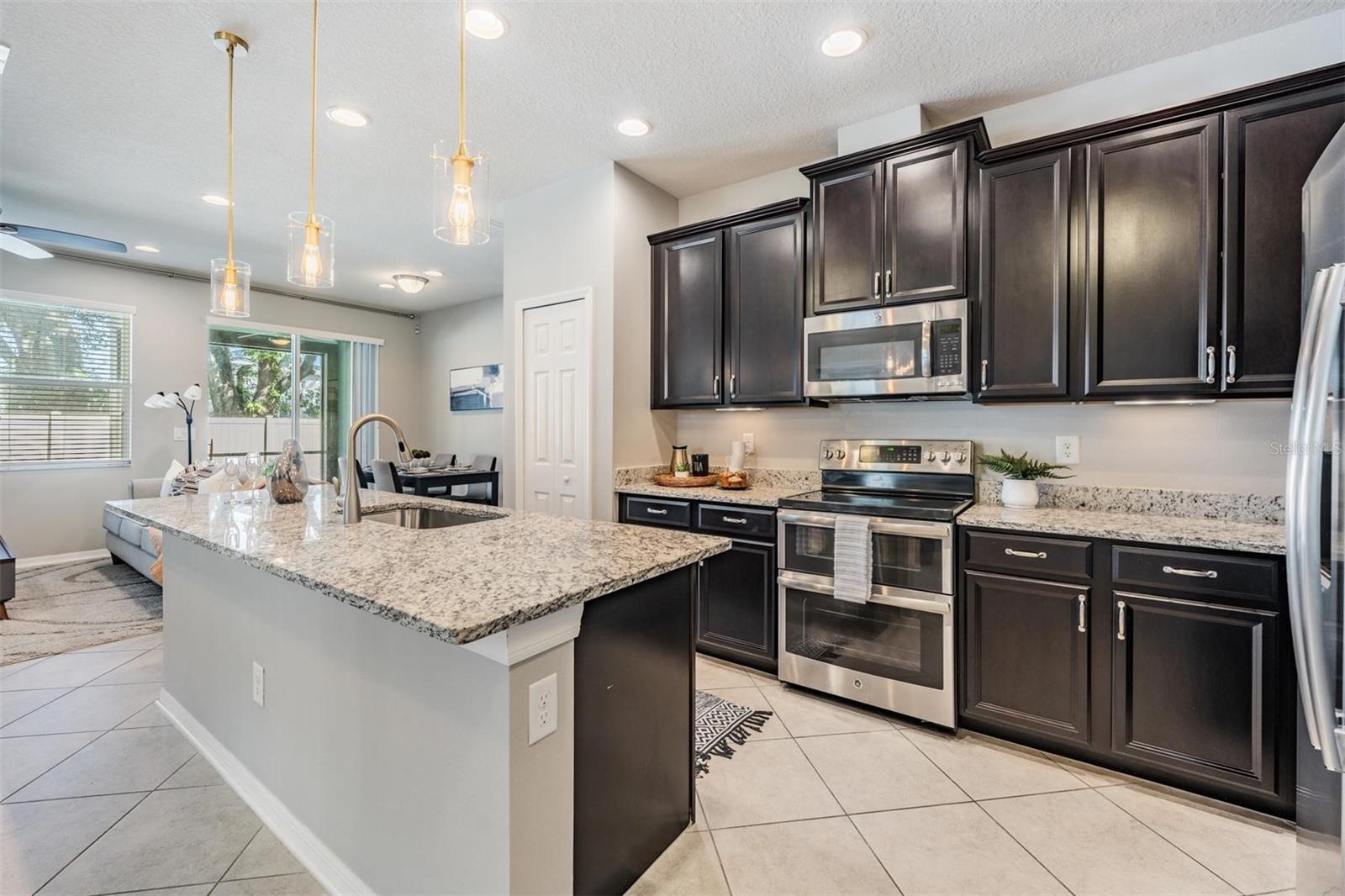 AVERY PARK - Residential