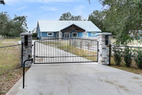 A home in LAKELAND