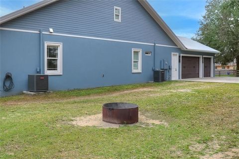 A home in LAKELAND