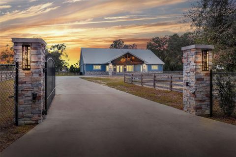 A home in LAKELAND