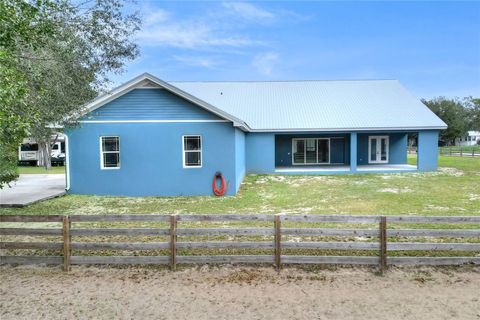 A home in LAKELAND