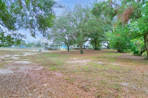 A home in LAKELAND