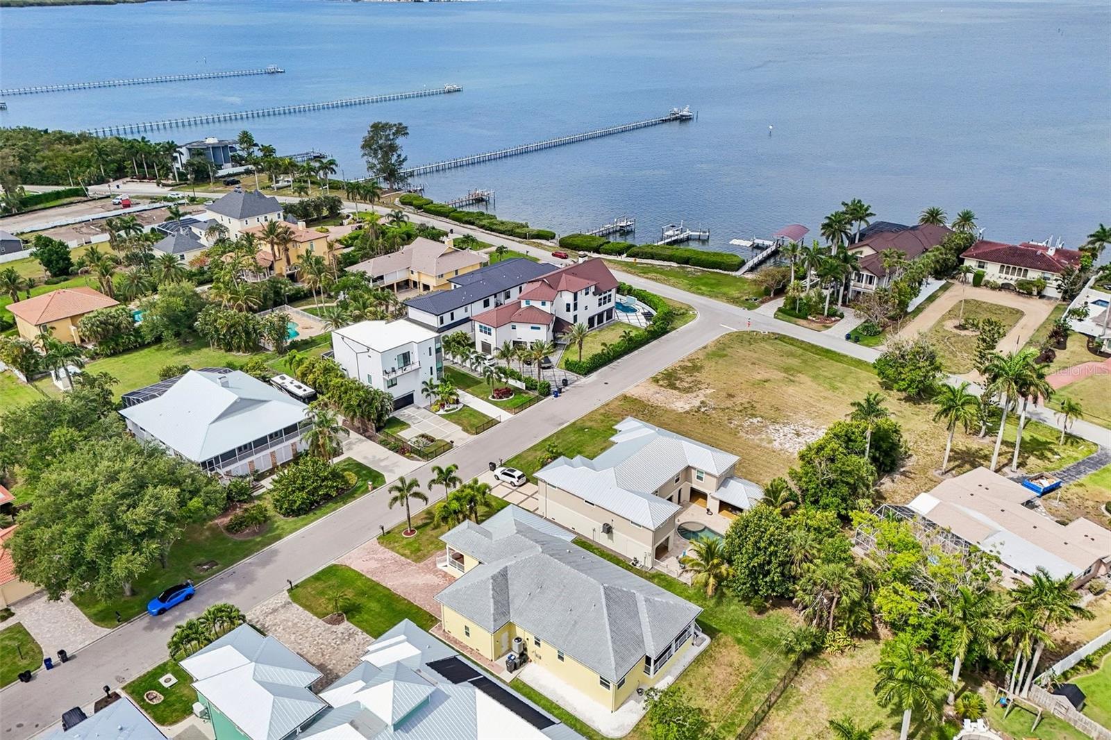 PALMA SOLA BAY GARDENS - Residential