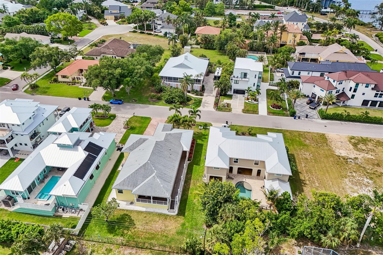 PALMA SOLA BAY GARDENS - Residential