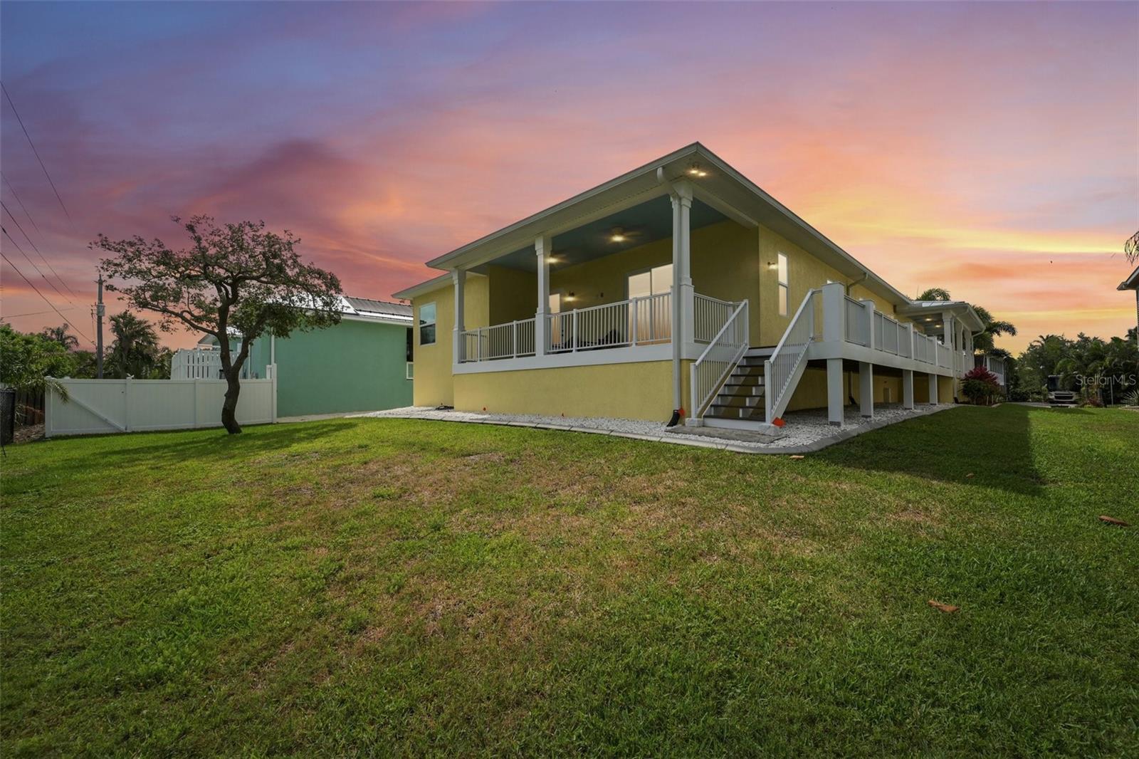 PALMA SOLA BAY GARDENS - Residential