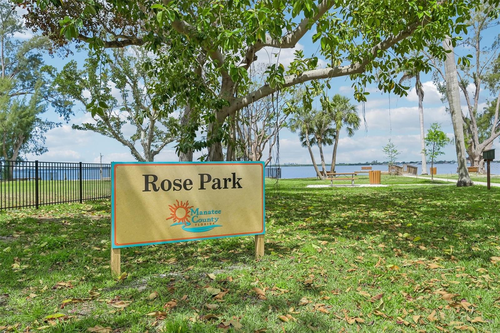 PALMA SOLA BAY GARDENS - Residential