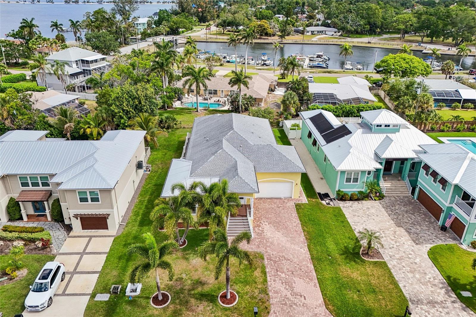 PALMA SOLA BAY GARDENS - Residential