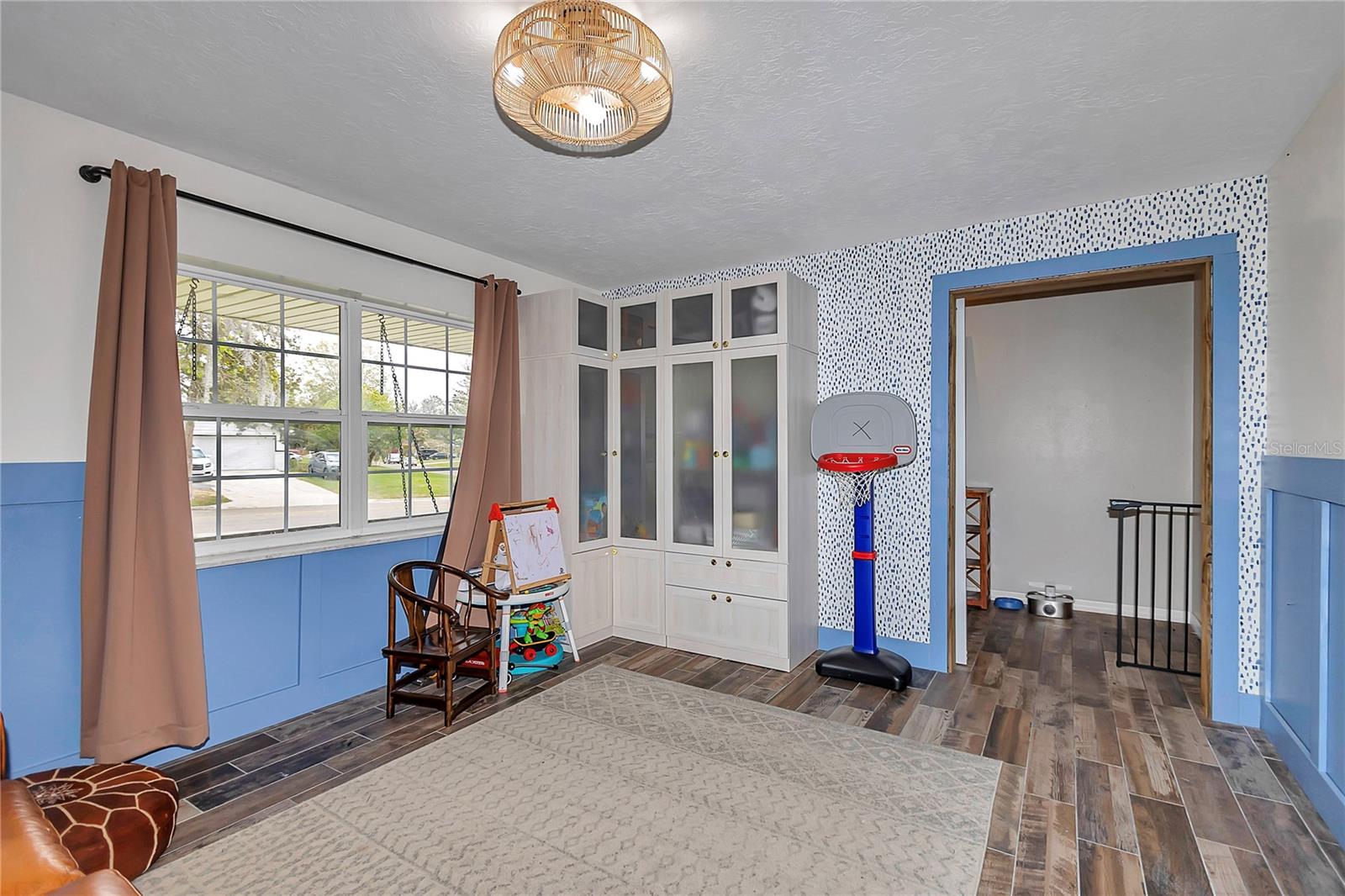 COUNTRY ESTATE - Residential