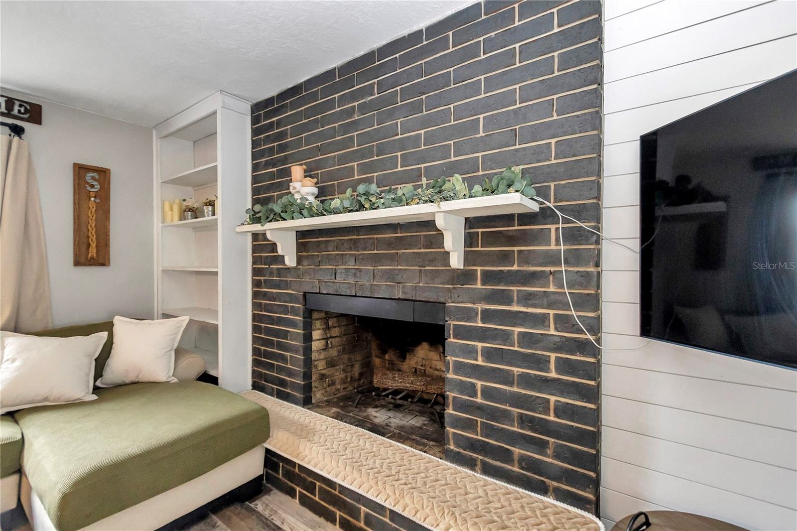 COUNTRY ESTATE - Residential