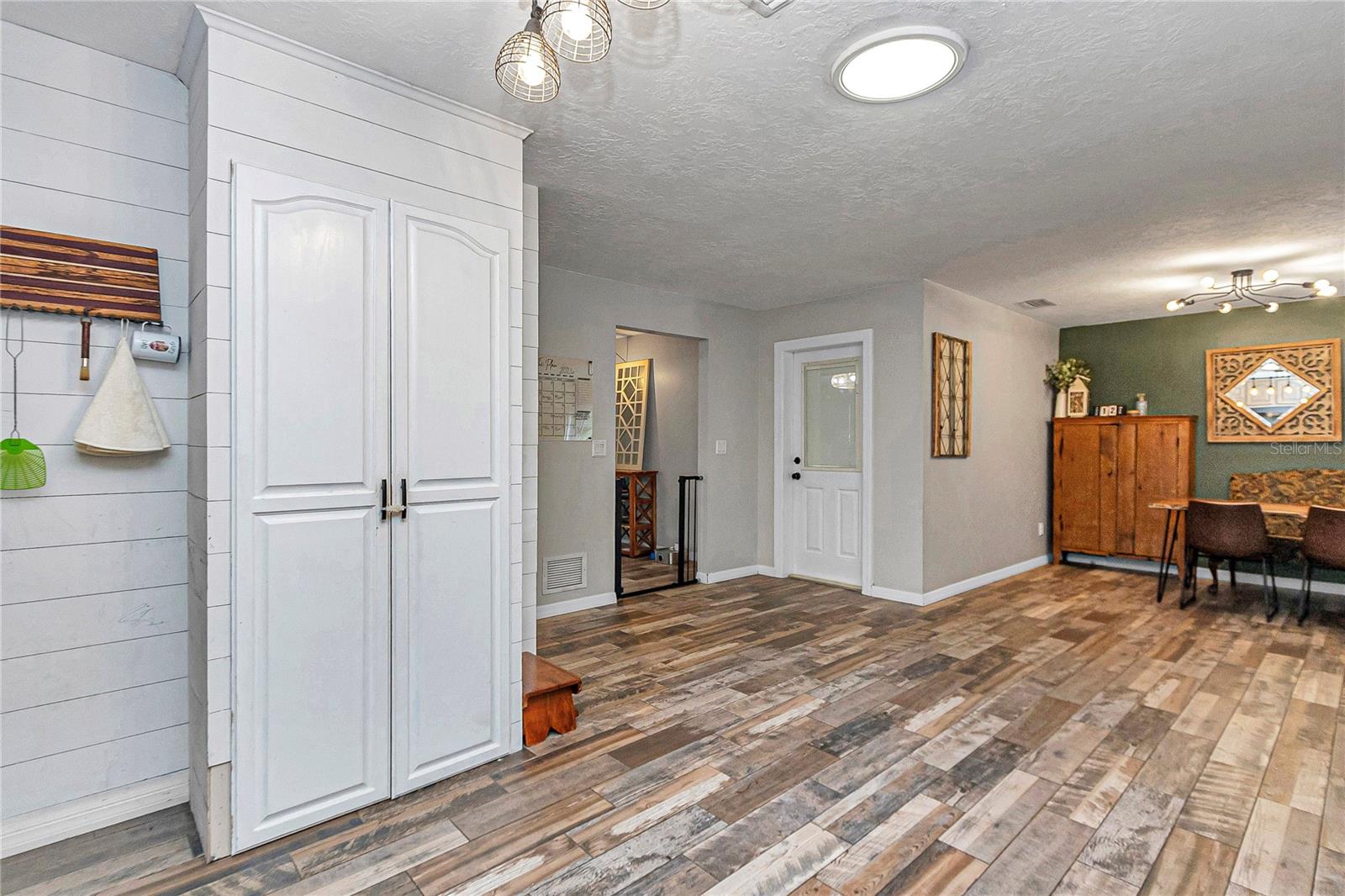 COUNTRY ESTATE - Residential