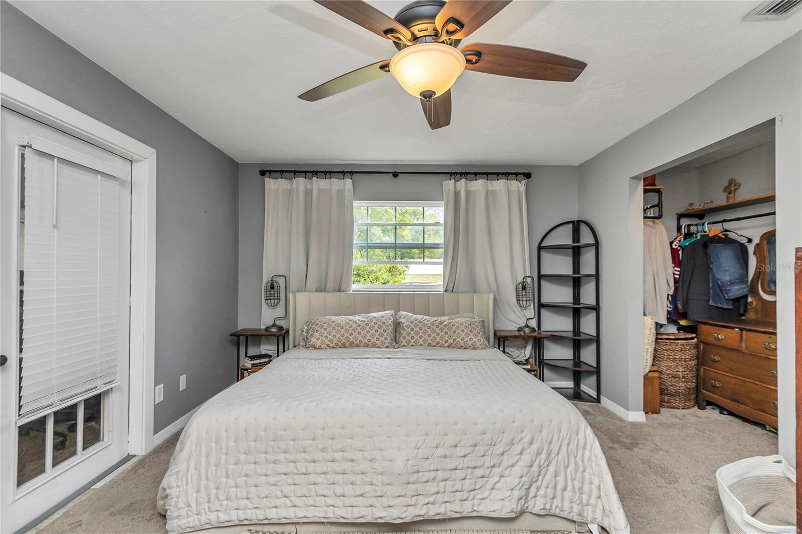 COUNTRY ESTATE - Residential