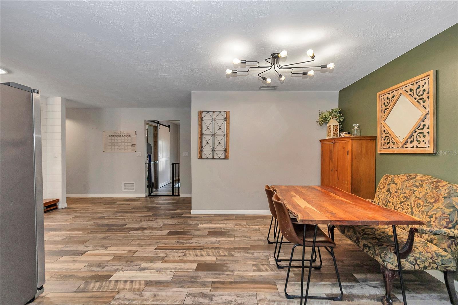 COUNTRY ESTATE - Residential