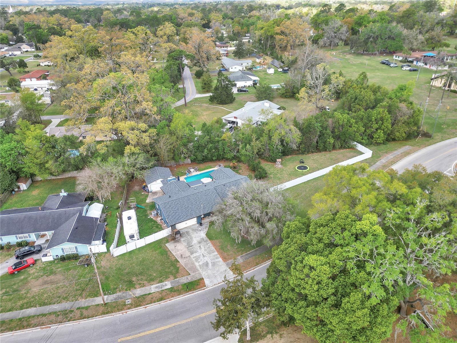 COUNTRY ESTATE - Residential