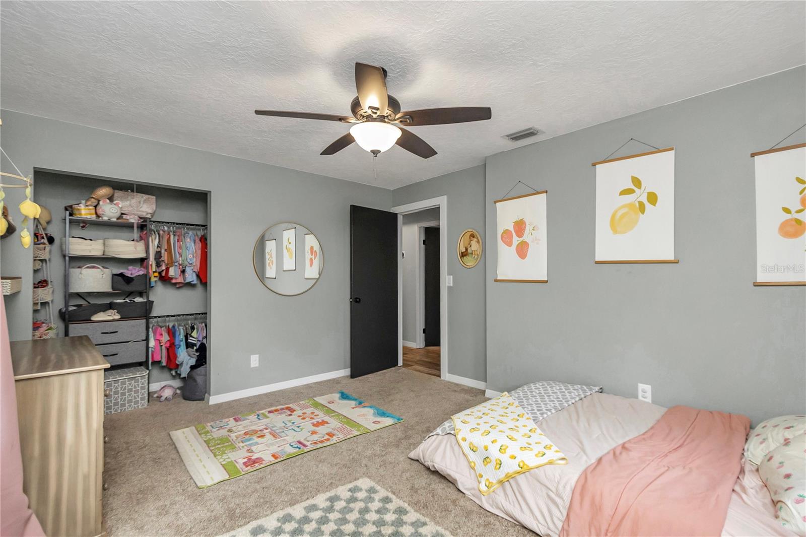 COUNTRY ESTATE - Residential