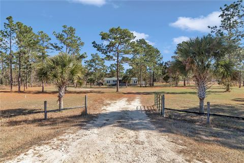 A home in DUNNELLON