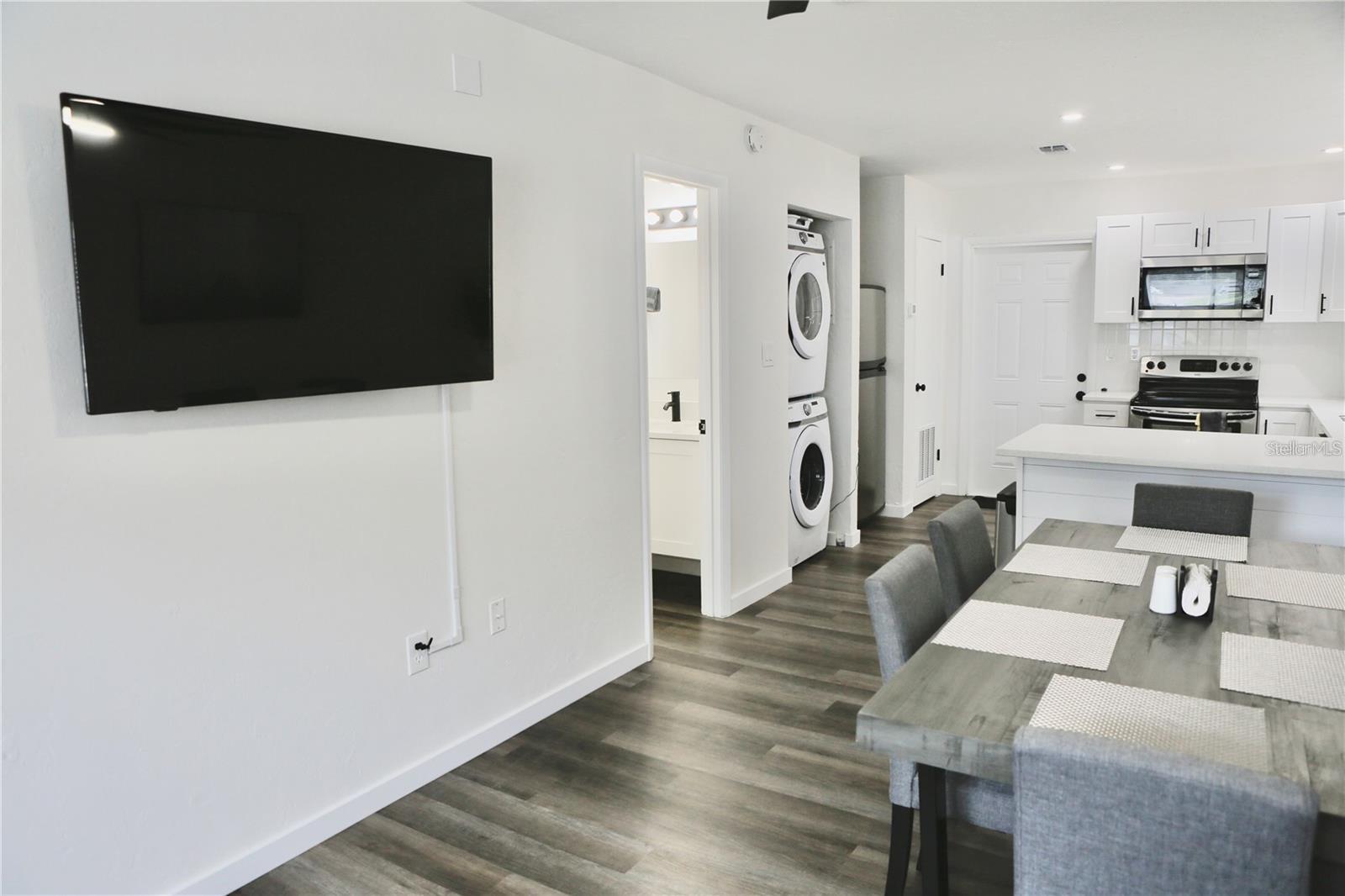 PHOENIX SUB NAPIER GRT - Residential Lease