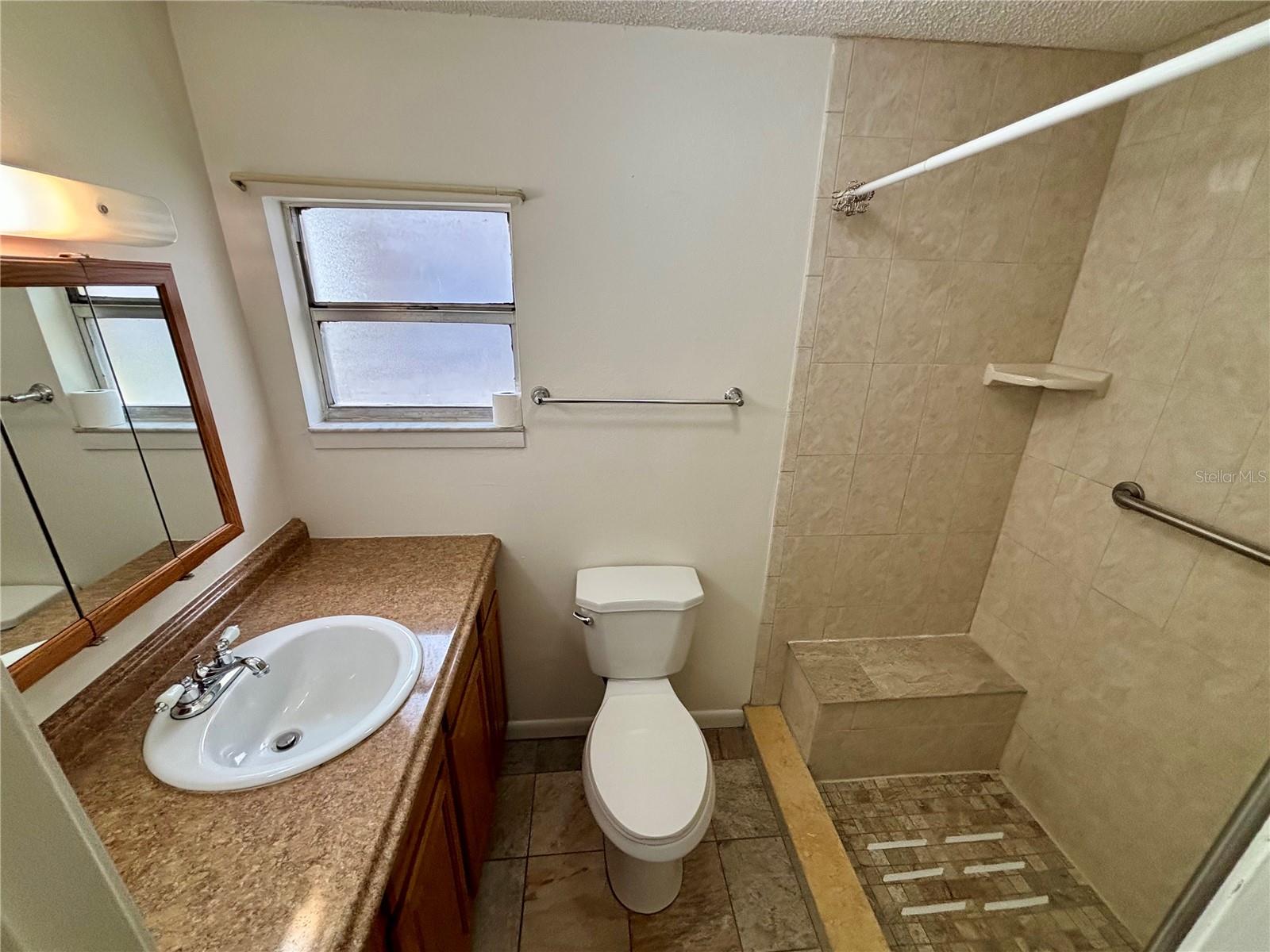 HIGHLAND GROVE 2ND ADD - Residential Lease