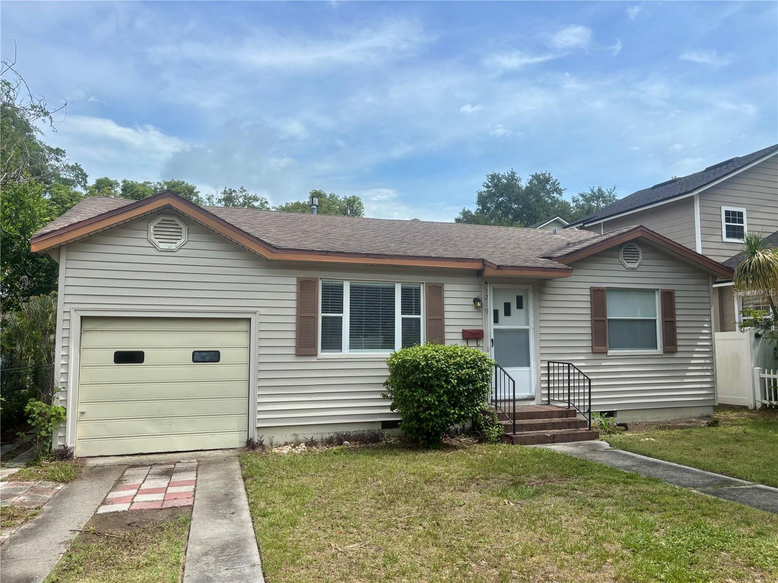 HIGHLAND GROVE 2ND ADD - Residential Lease