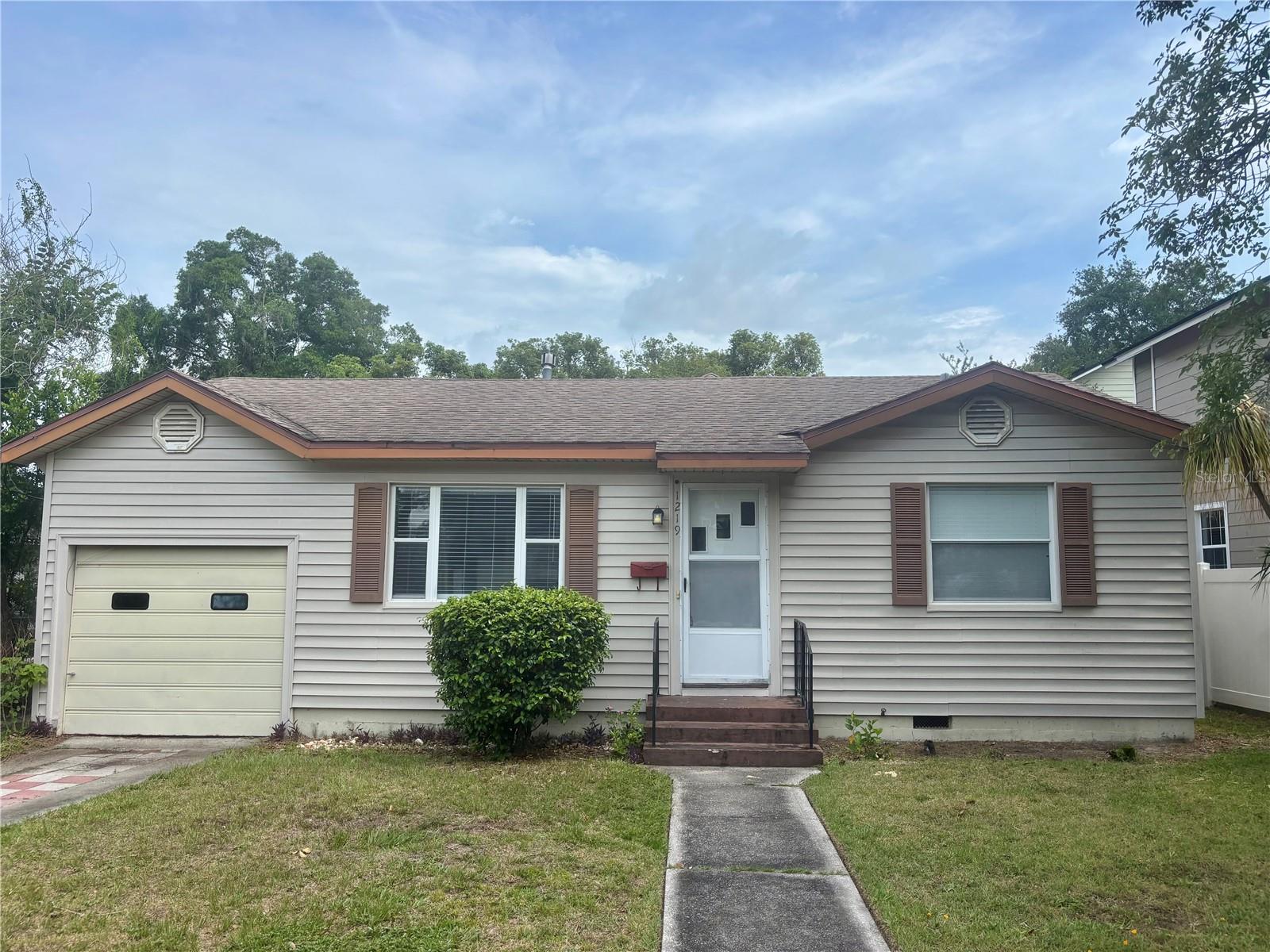 HIGHLAND GROVE 2ND ADD - Residential Lease
