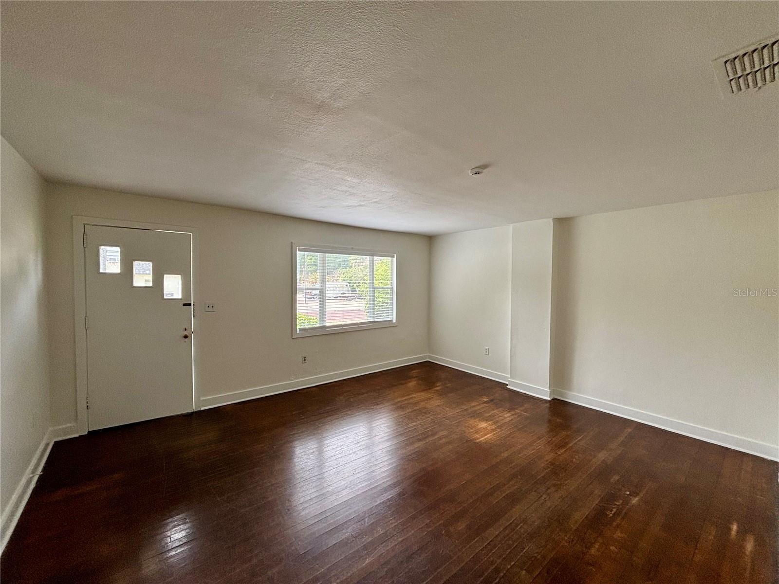 HIGHLAND GROVE 2ND ADD - Residential Lease