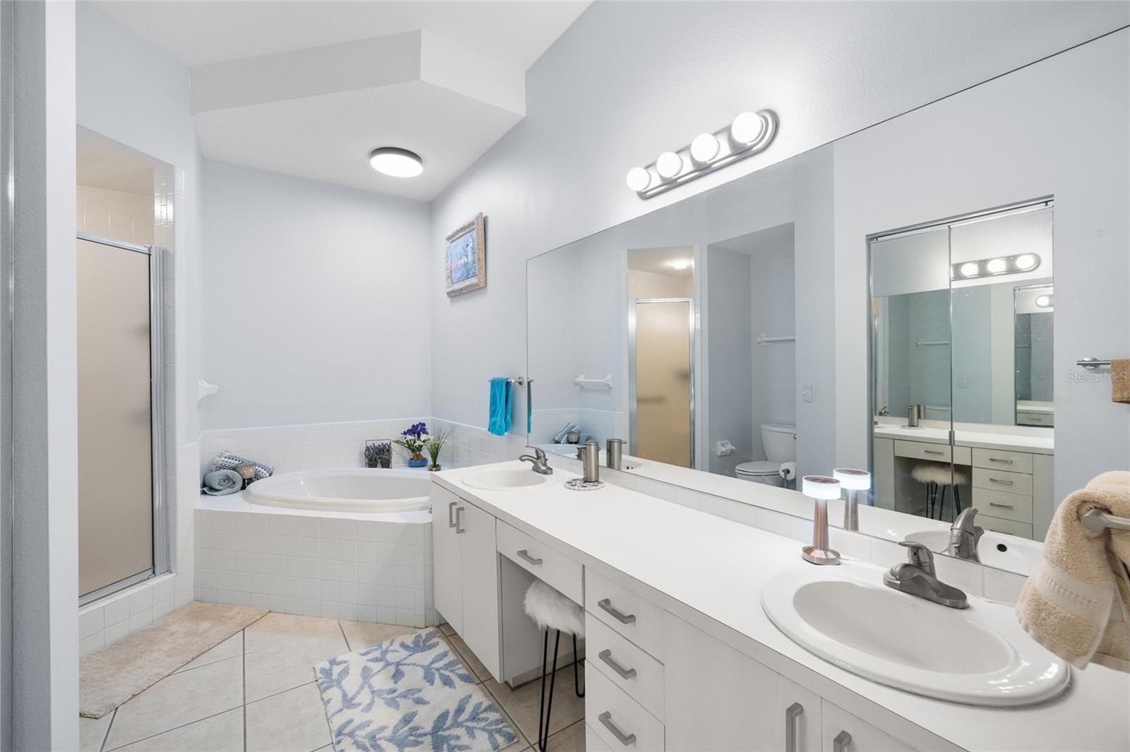 VILLAS AT FORESTBROOK CONDO - Residential