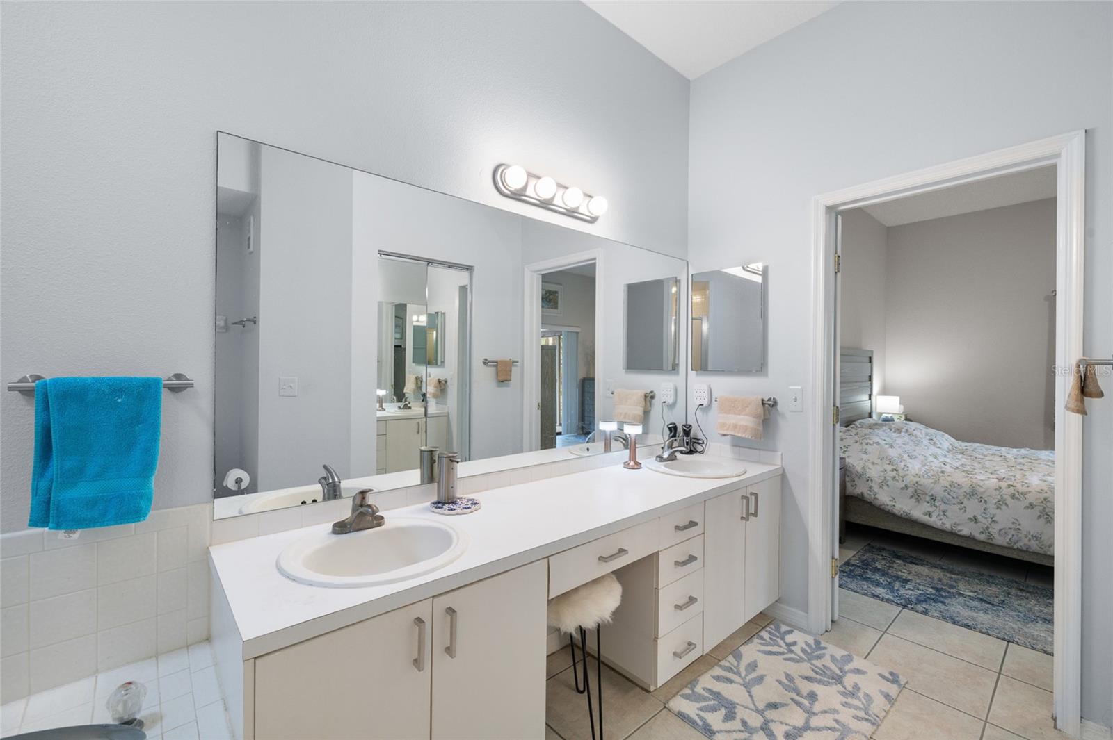 VILLAS AT FORESTBROOK CONDO - Residential