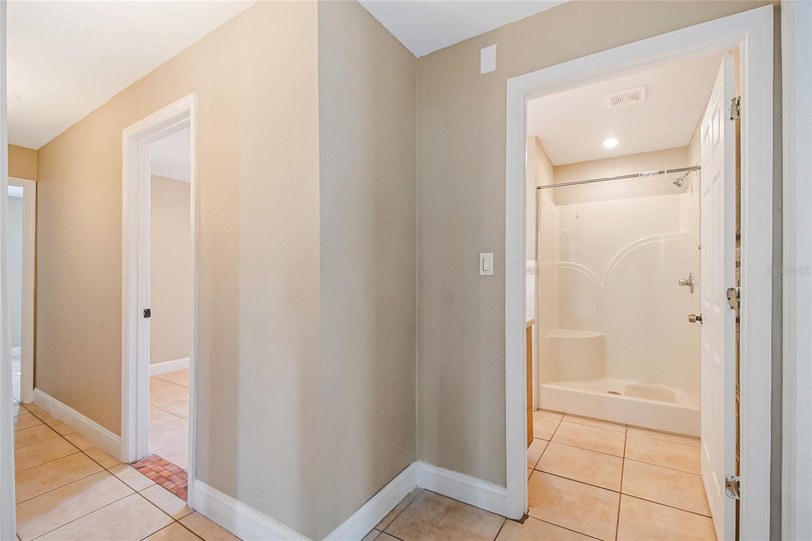 OAK RUN UNIT 8 - Residential Lease