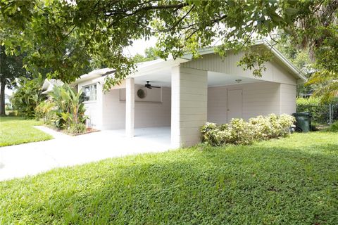 A home in LAKELAND