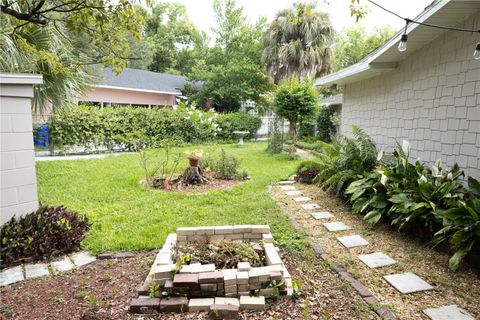 A home in LAKELAND