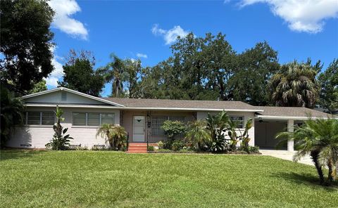 A home in LAKELAND