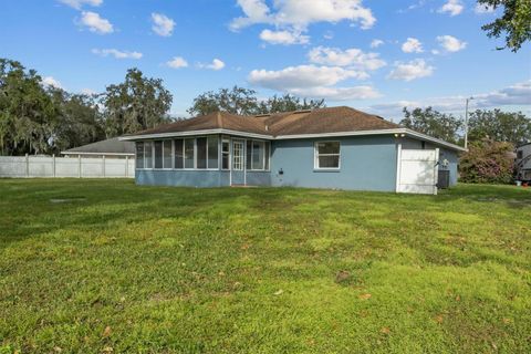 A home in LAKELAND