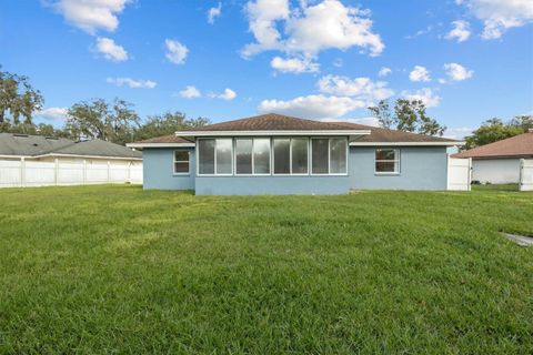 A home in LAKELAND