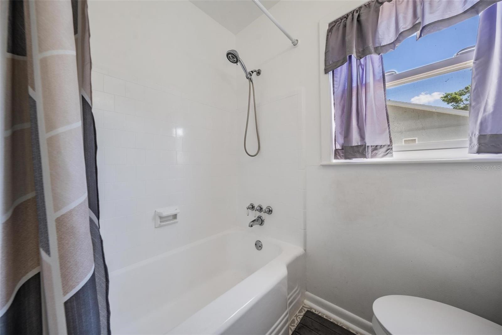 AVON SPGS - Residential