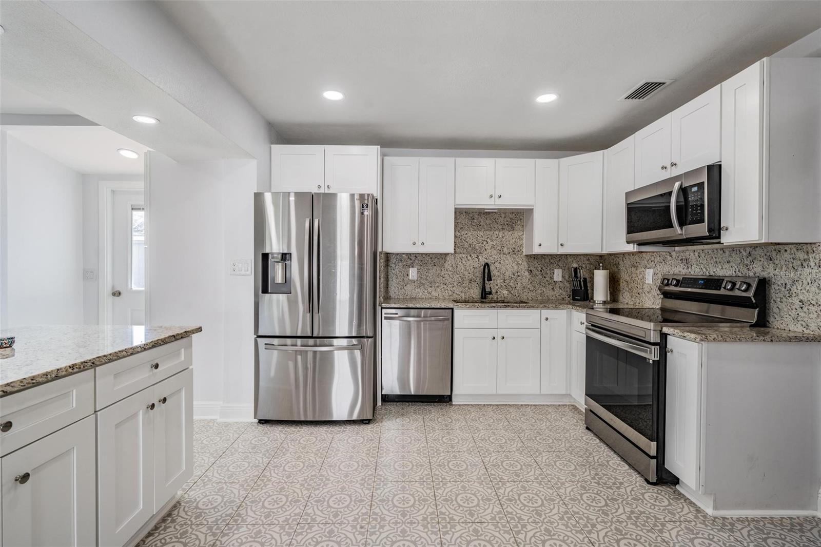 AVON SPGS - Residential