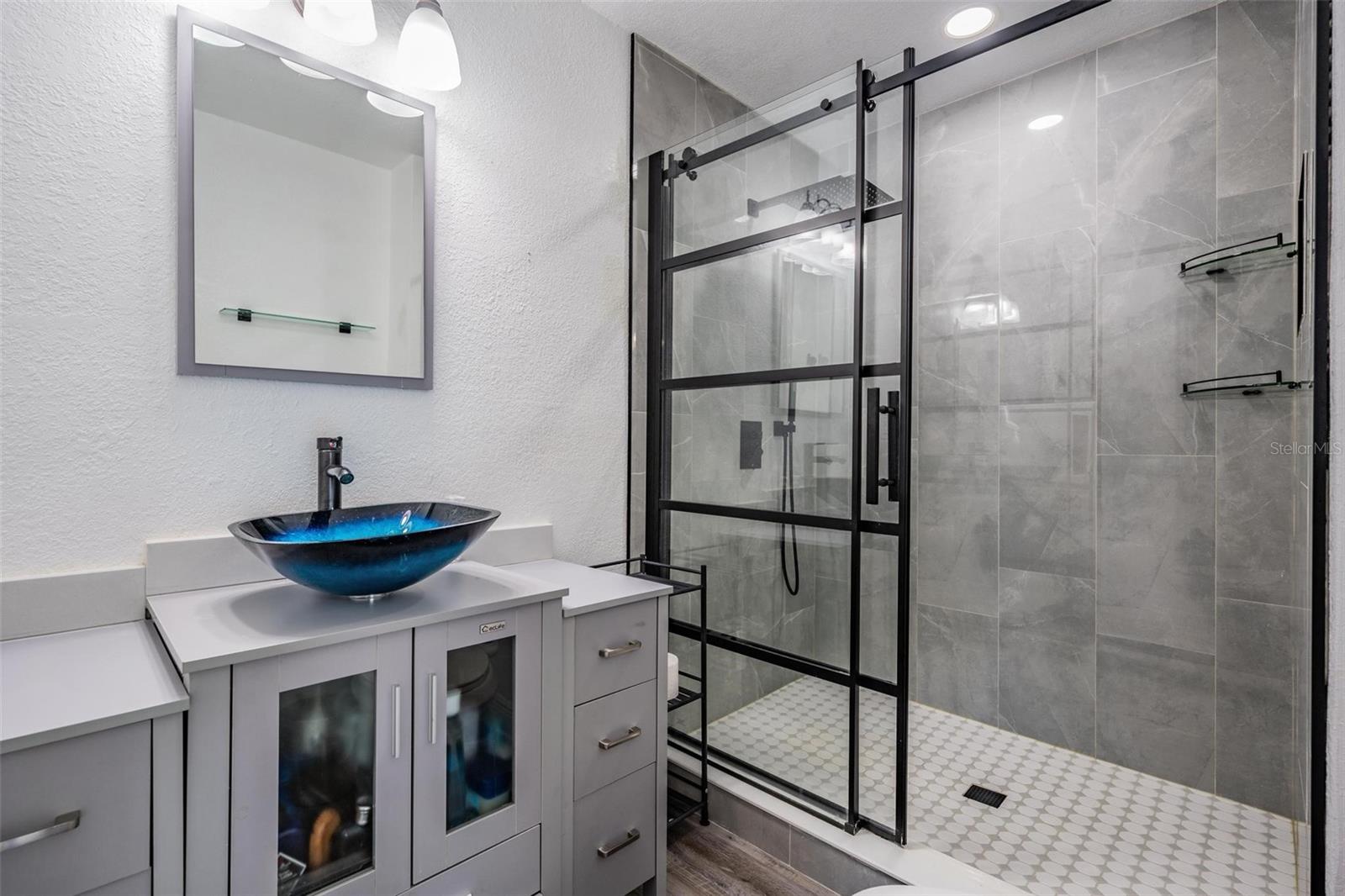 AVON SPGS - Residential