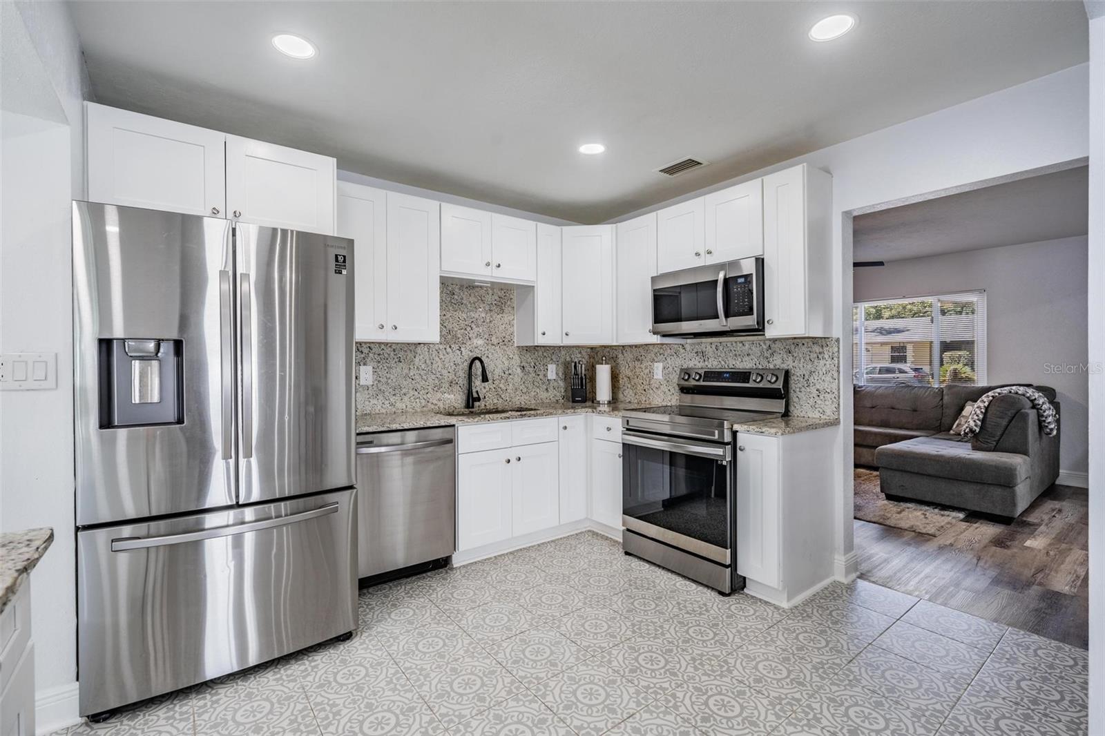 AVON SPGS - Residential