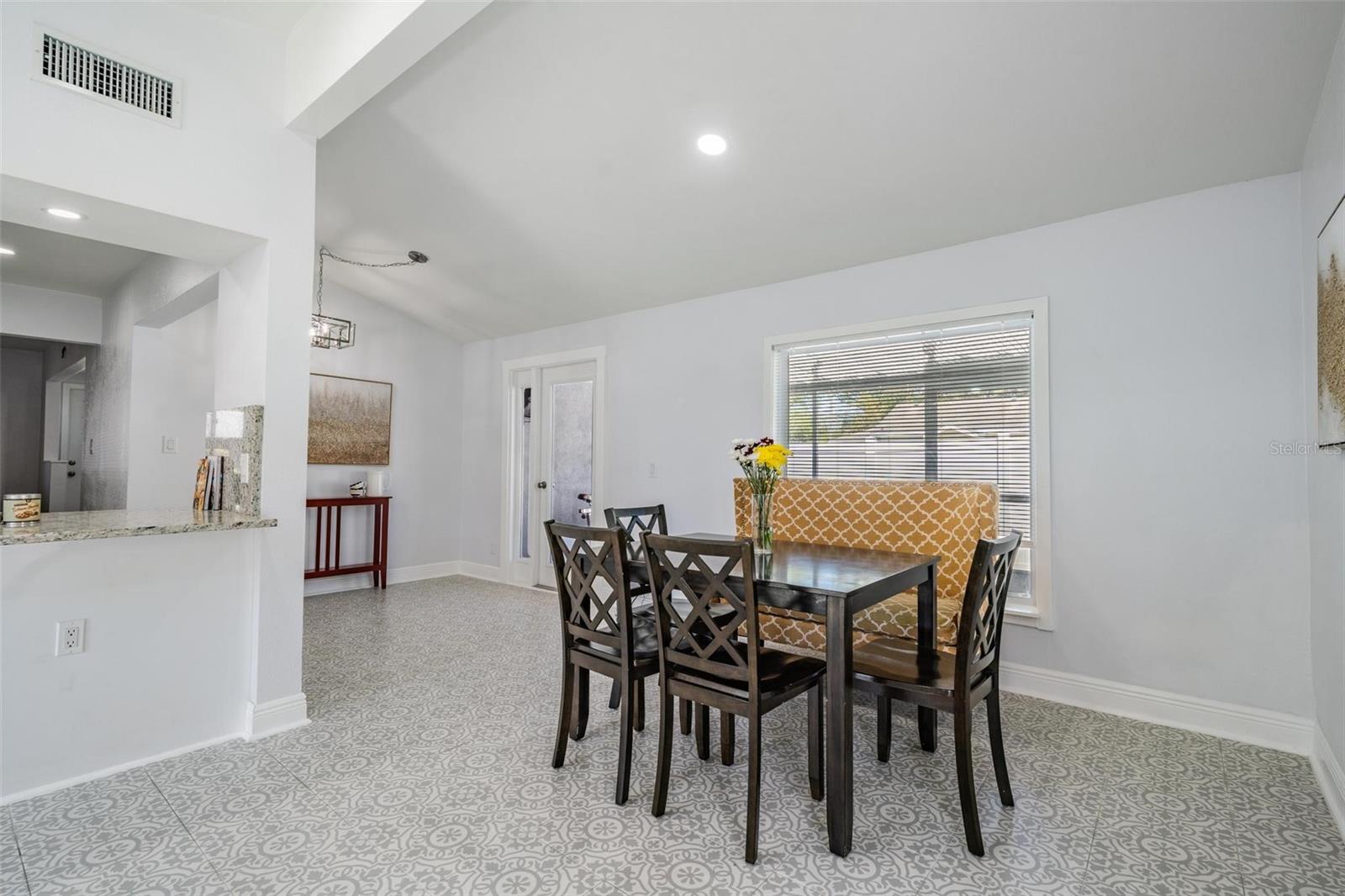 AVON SPGS - Residential