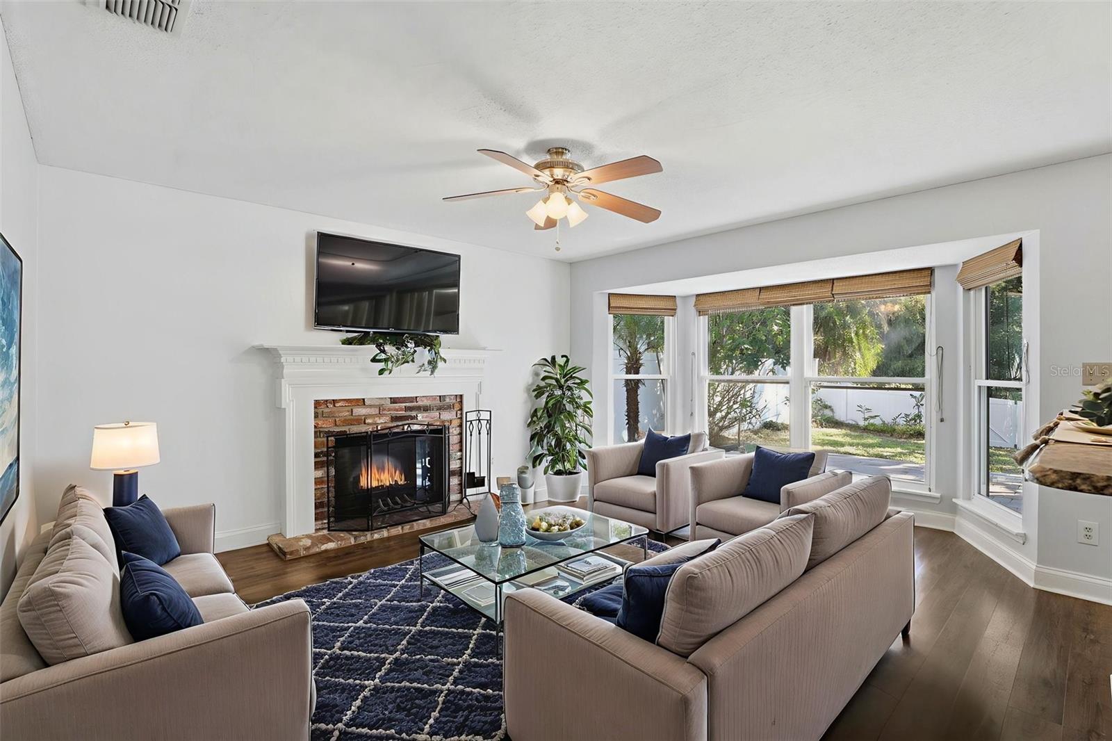 REMINGTON OAKS AT THE CROSSINGS - Residential