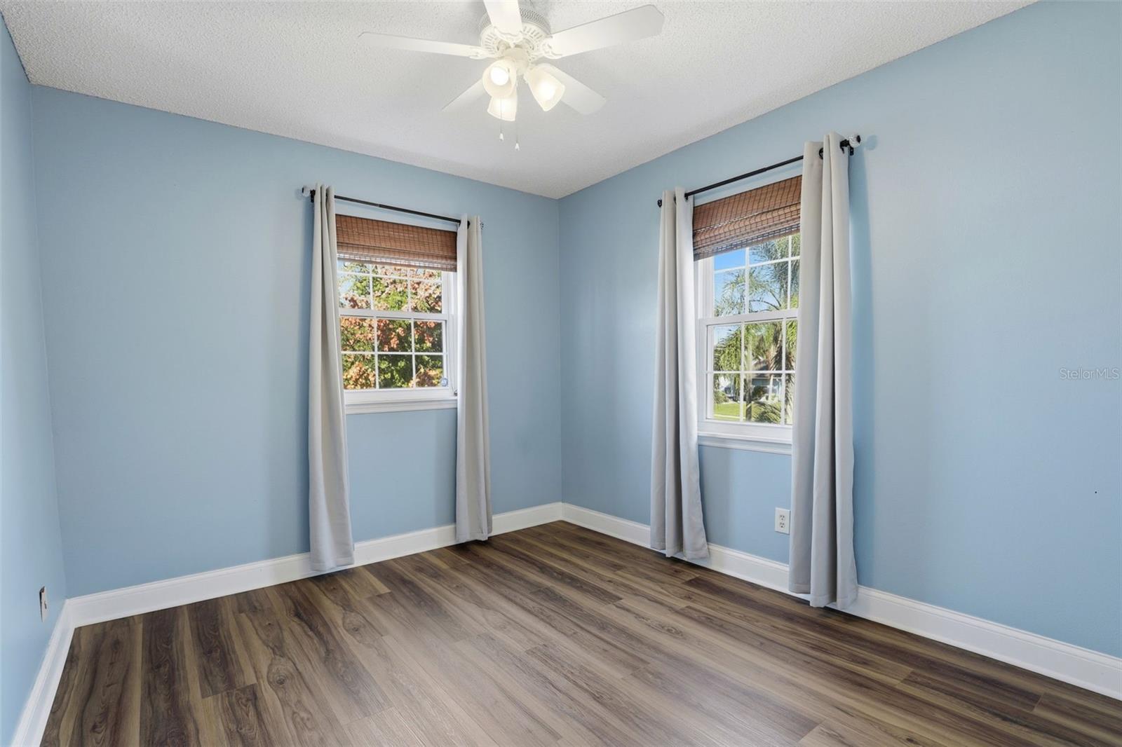 REMINGTON OAKS AT THE CROSSINGS - Residential