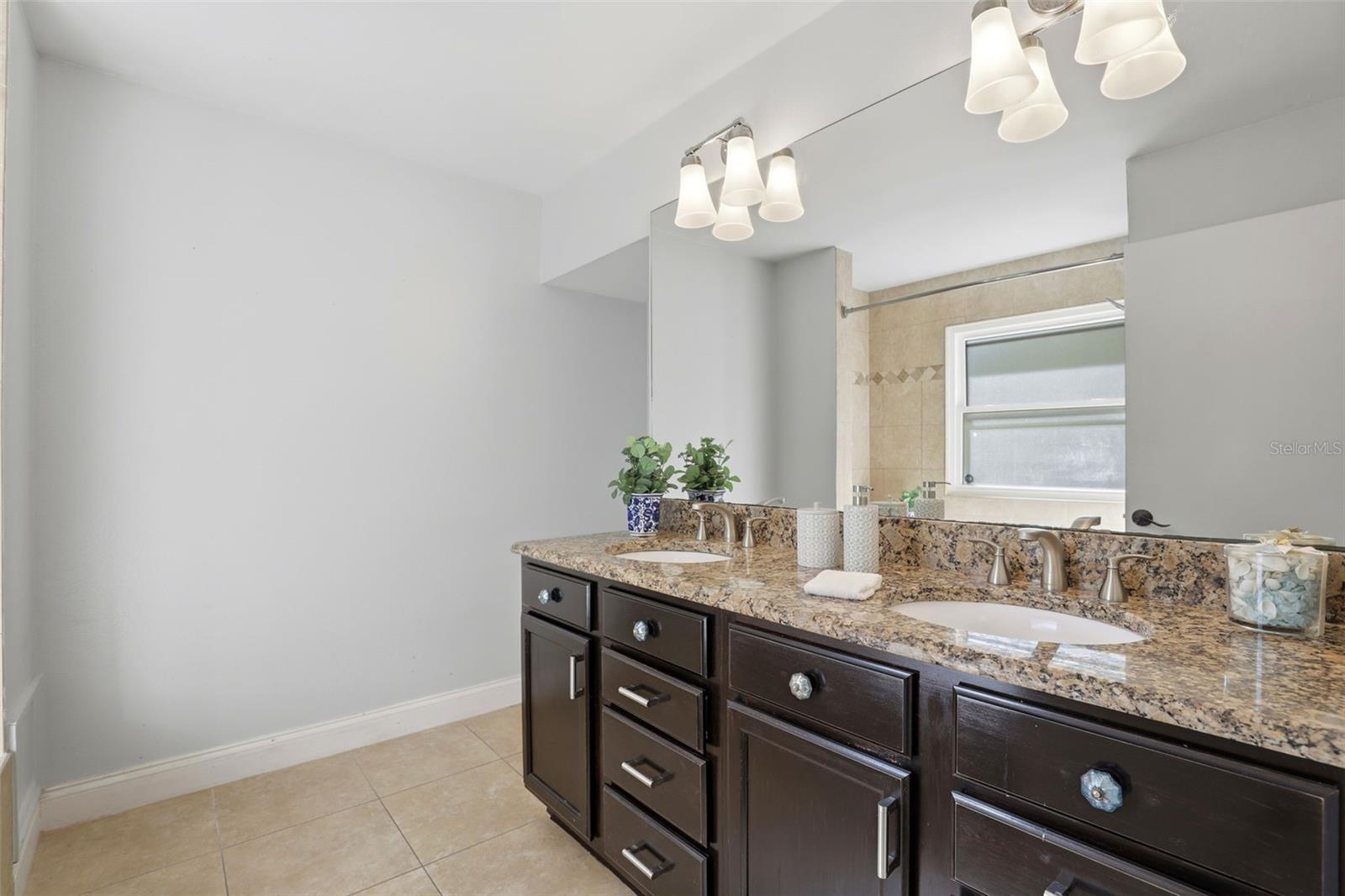 REMINGTON OAKS AT THE CROSSINGS - Residential