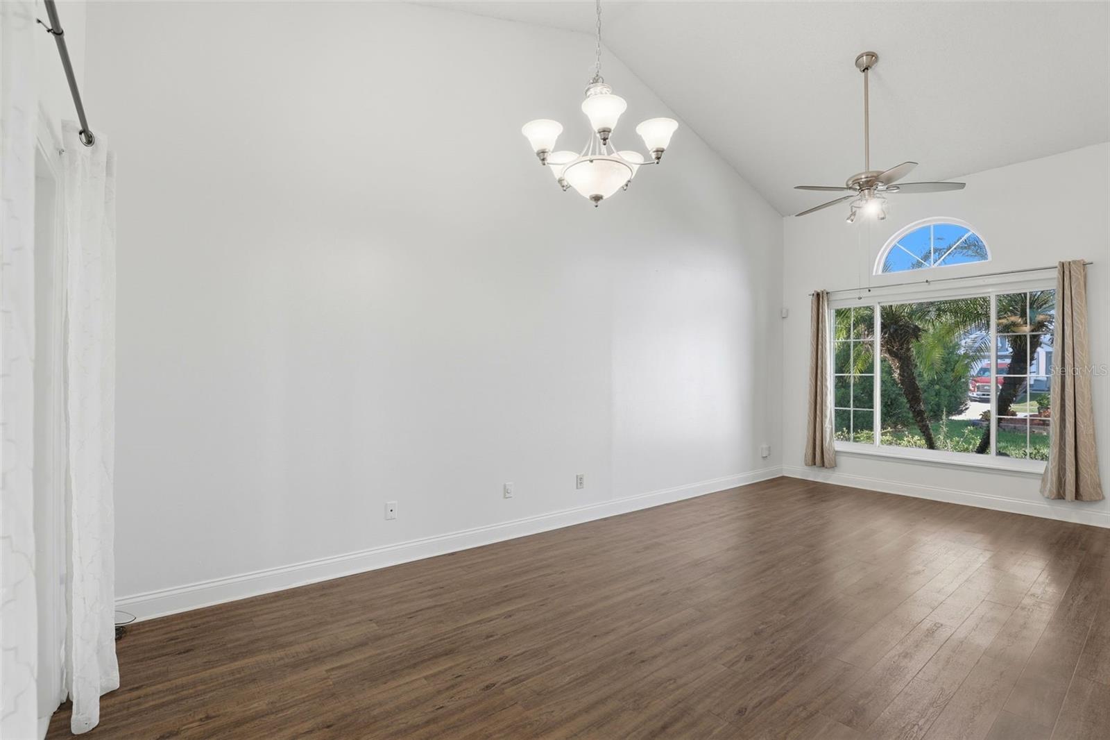 REMINGTON OAKS AT THE CROSSINGS - Residential